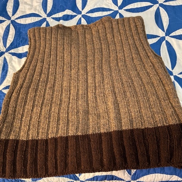 Handmade Knitted Wool Vest (L) - Picture 3 of 5